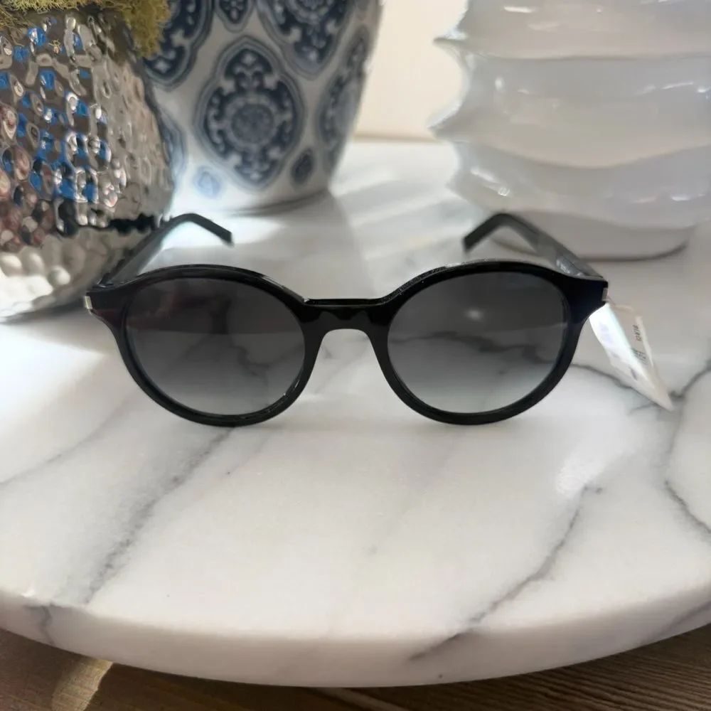 Saint Laurent Style SL 521
No branded case - Picture 3 of 8